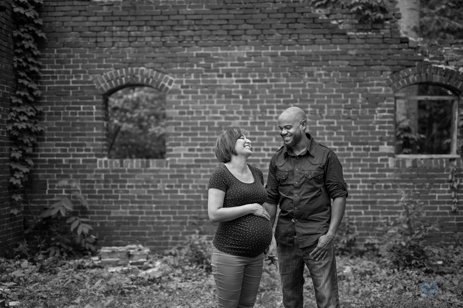 Maternity photographs Lincoln Brick Park Grand Ledge MI (2)