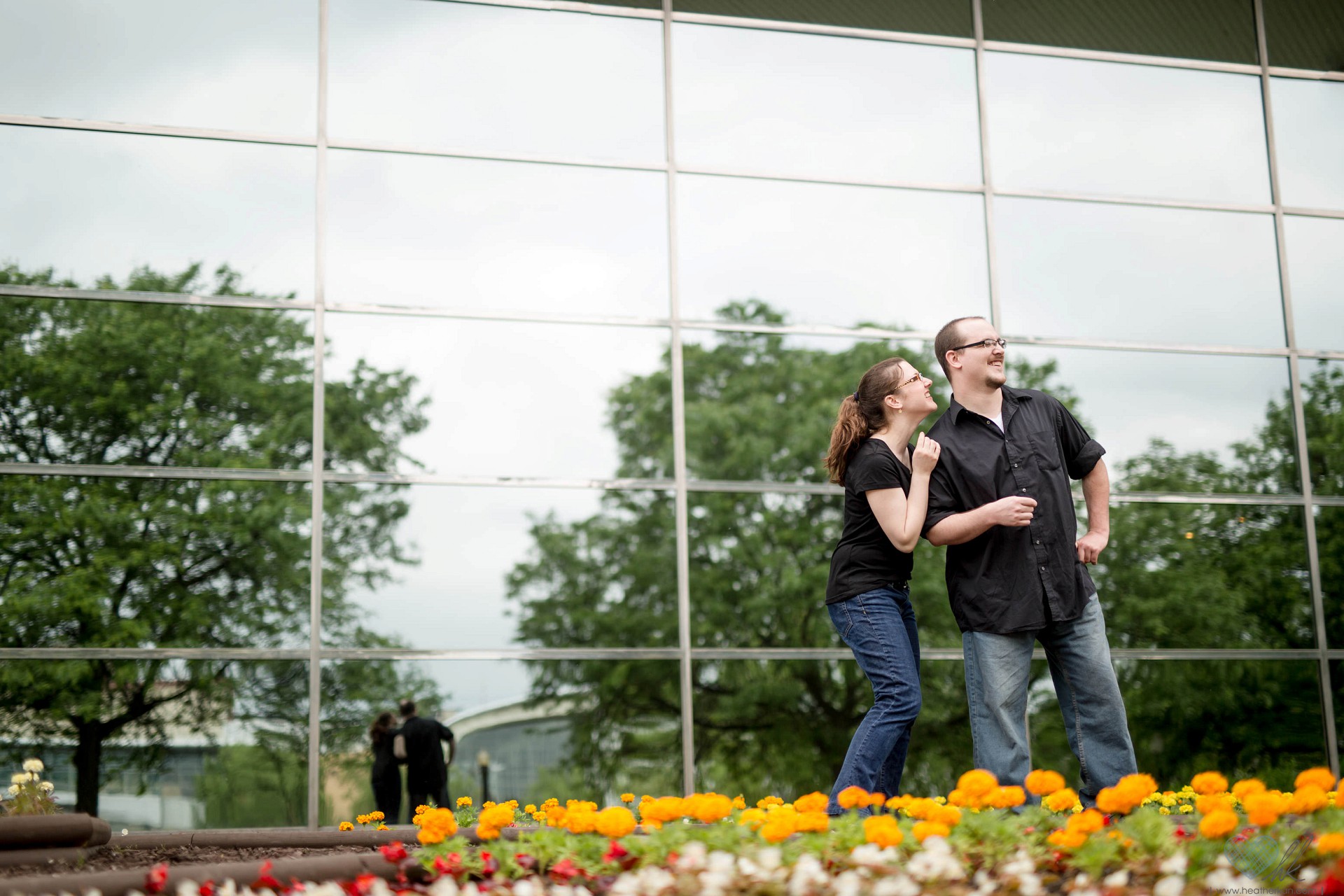 relaxed Grand Rapids engagement session at Ah-Nab-Awen park (21)