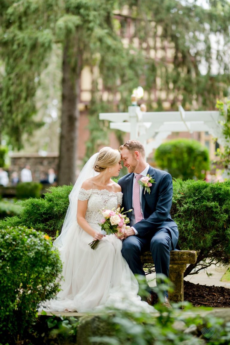 Rainy Day Wedding at the English Inn