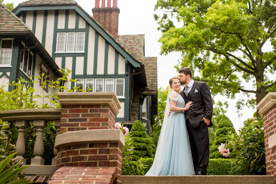 Wedding photographs in the garden at the Kellogg Manor House