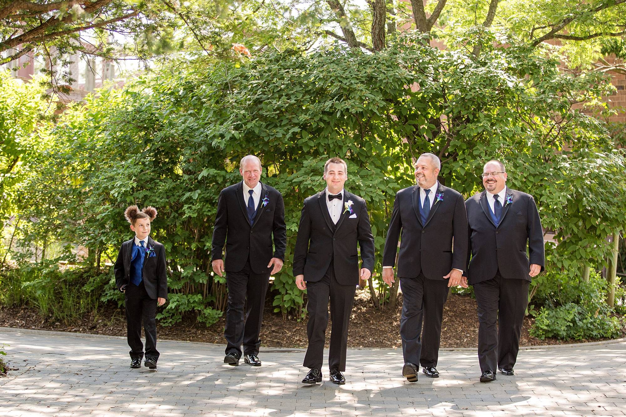 Toledo Zoo outdoor wedding photographs