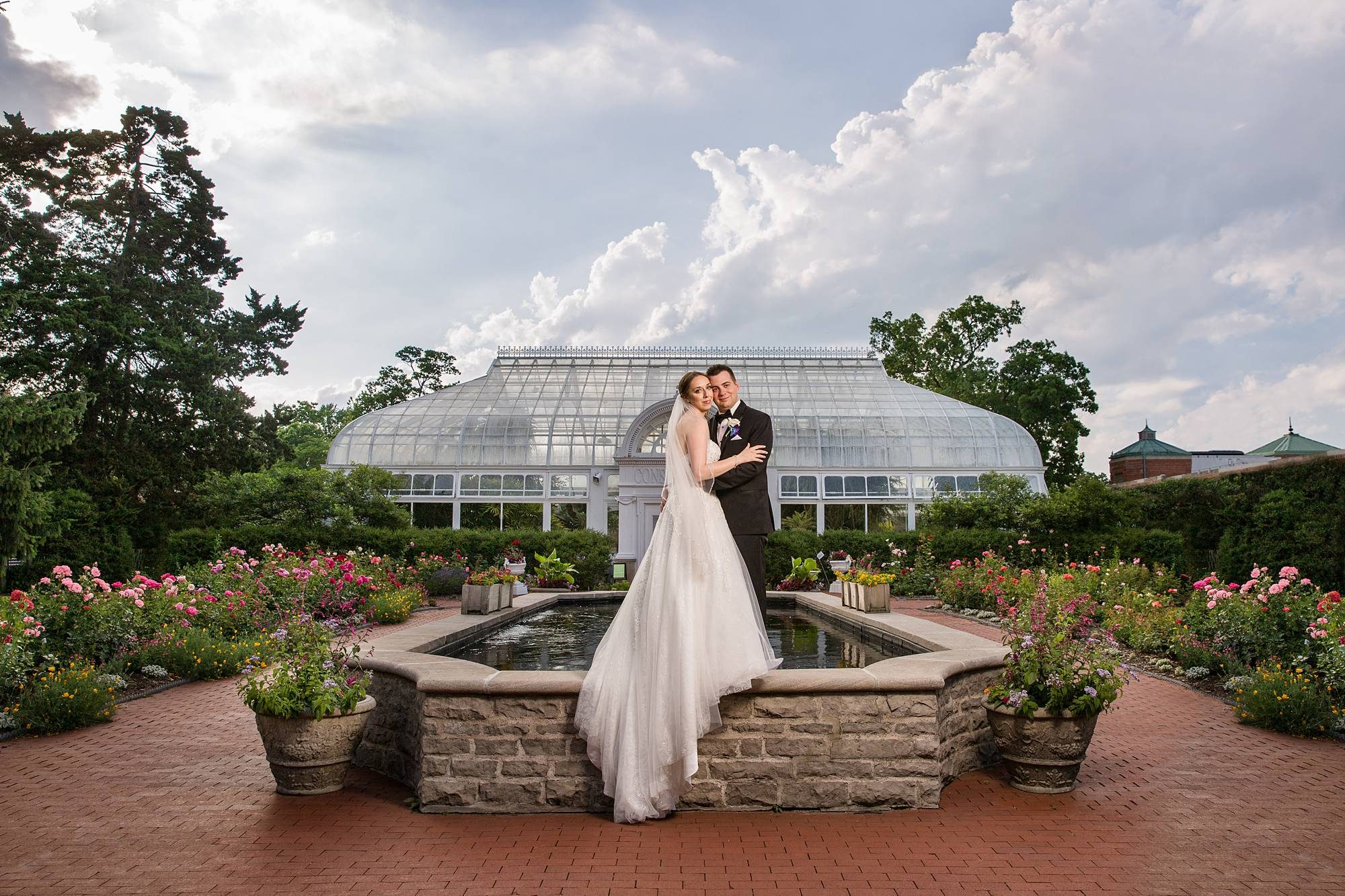 Toledo Zoo outdoor wedding photographs