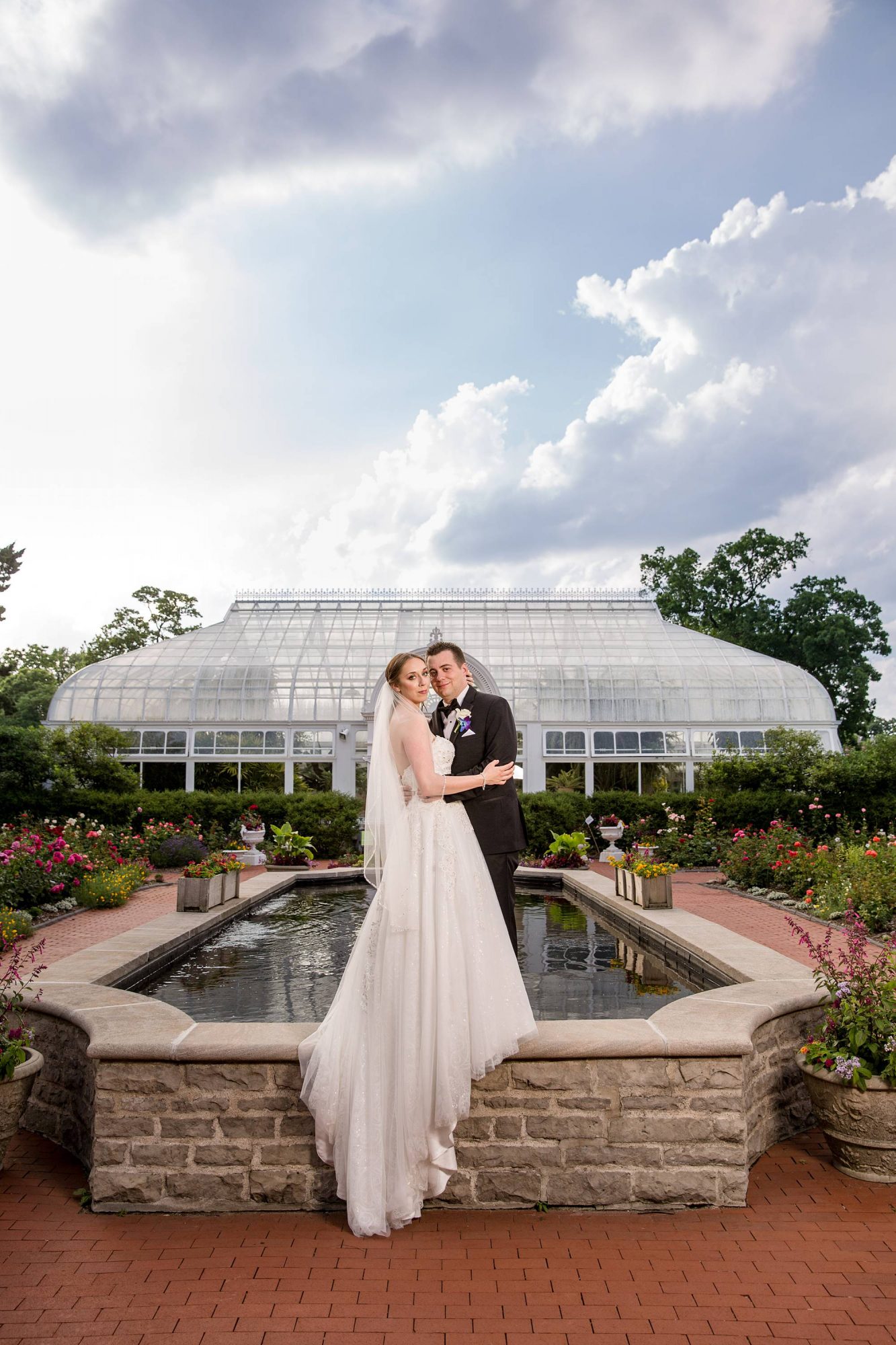 Toledo Zoo outdoor wedding photographs