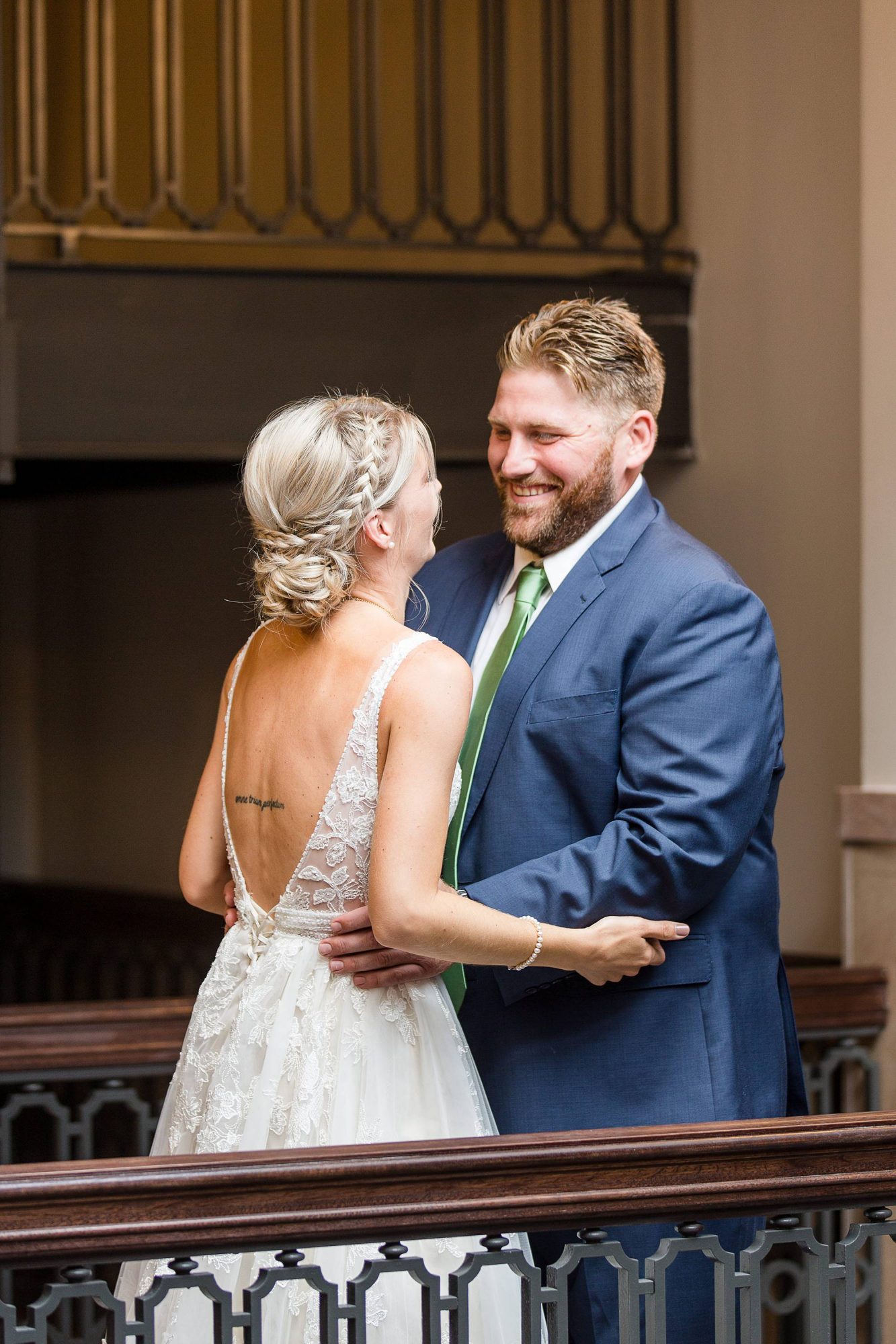 Detroit wedding photographs at the Farwell building