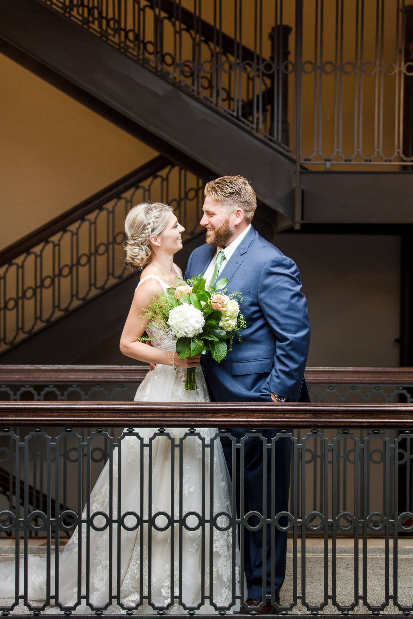 Detroit wedding photographs at the Farwell building