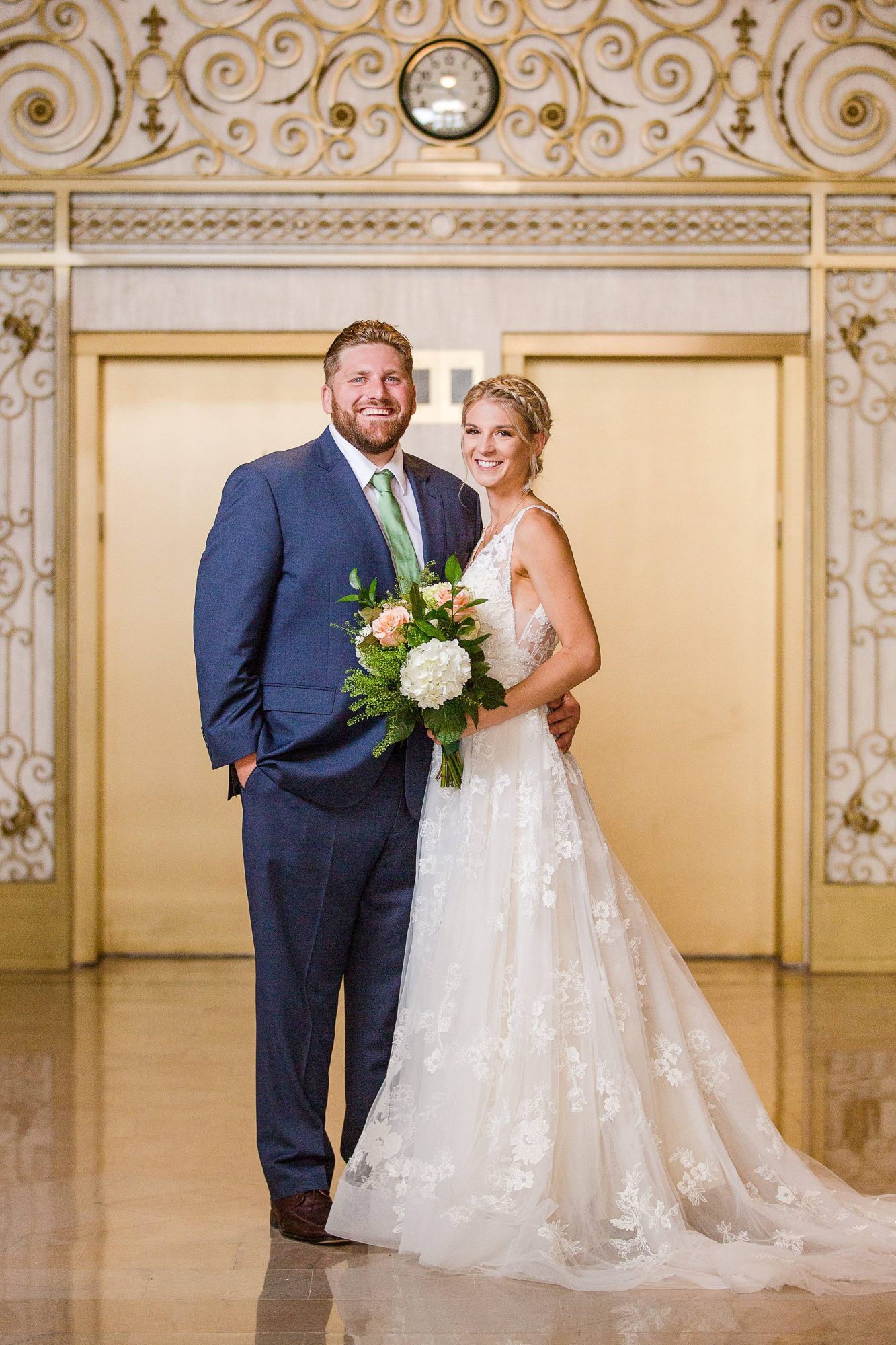 Detroit wedding photographs at the Farwell building