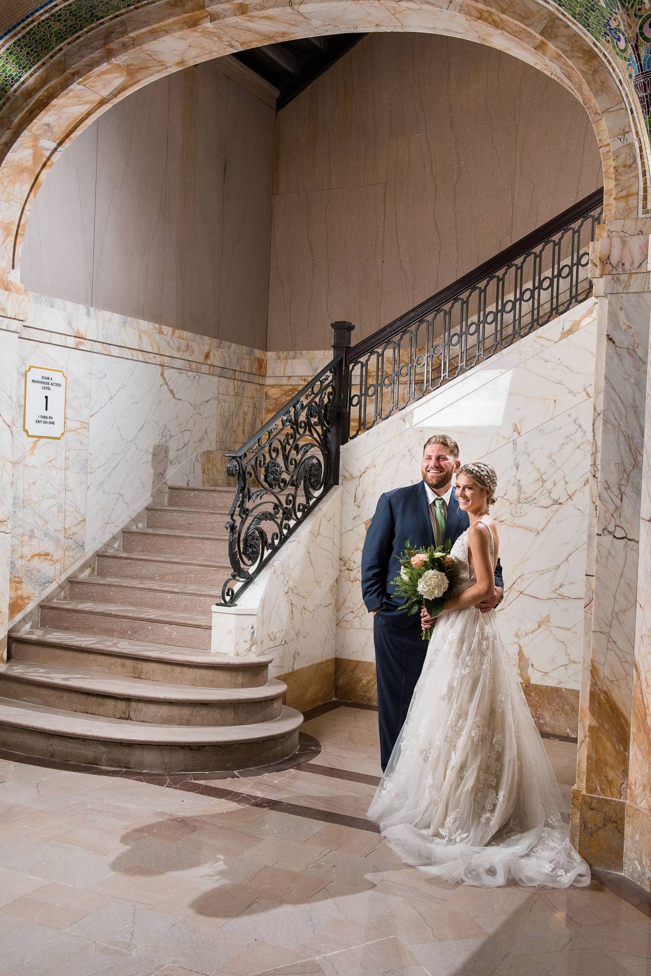 Detroit wedding photographs at the Farwell building