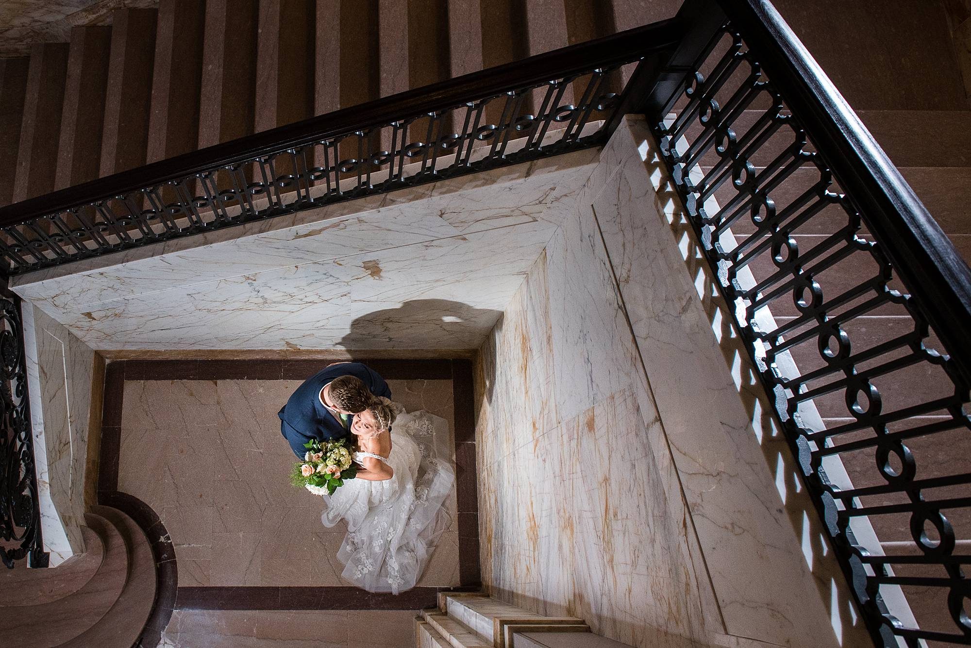 Detroit wedding photographs at the Farwell building