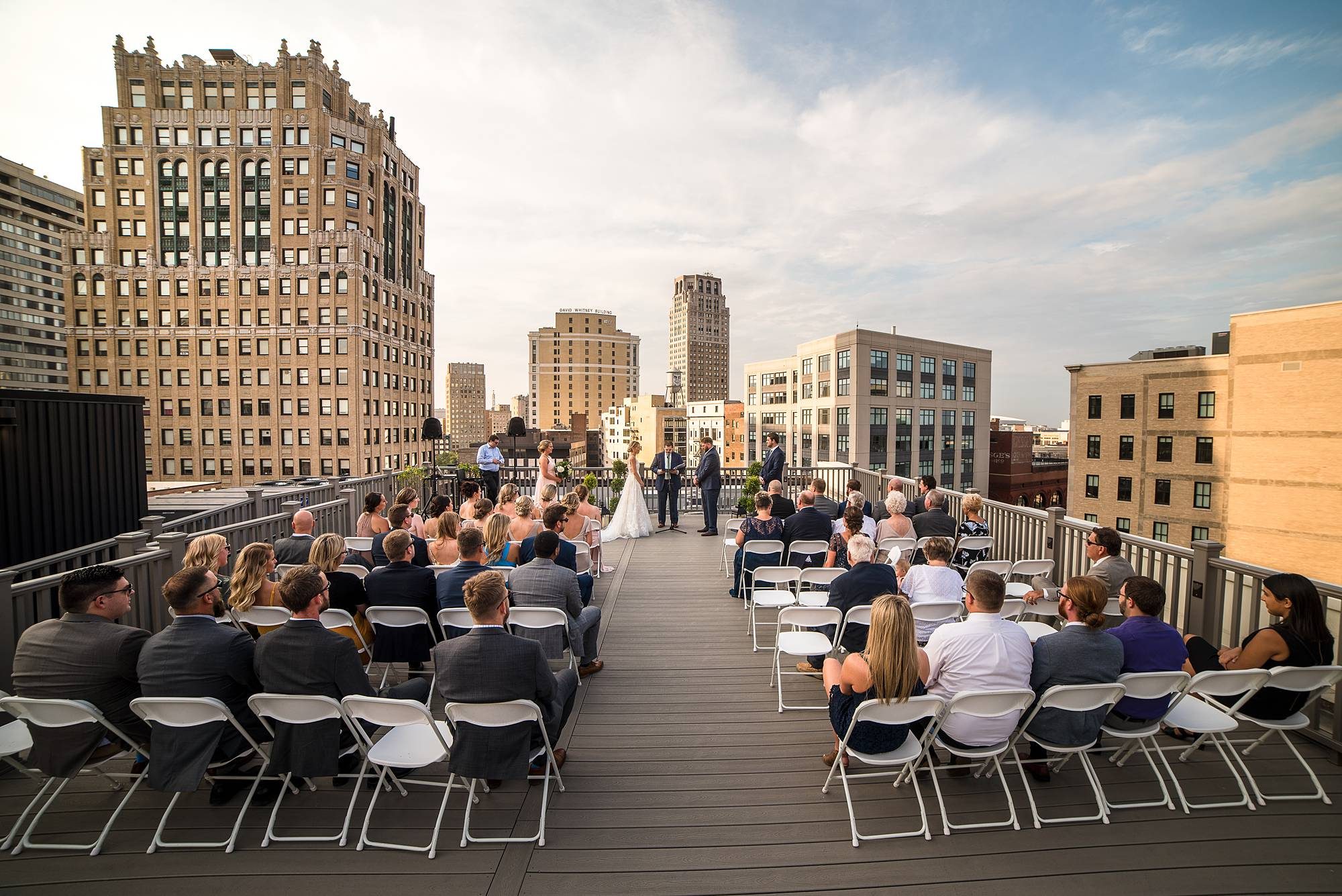Detroit wedding photographs at the Farwell building