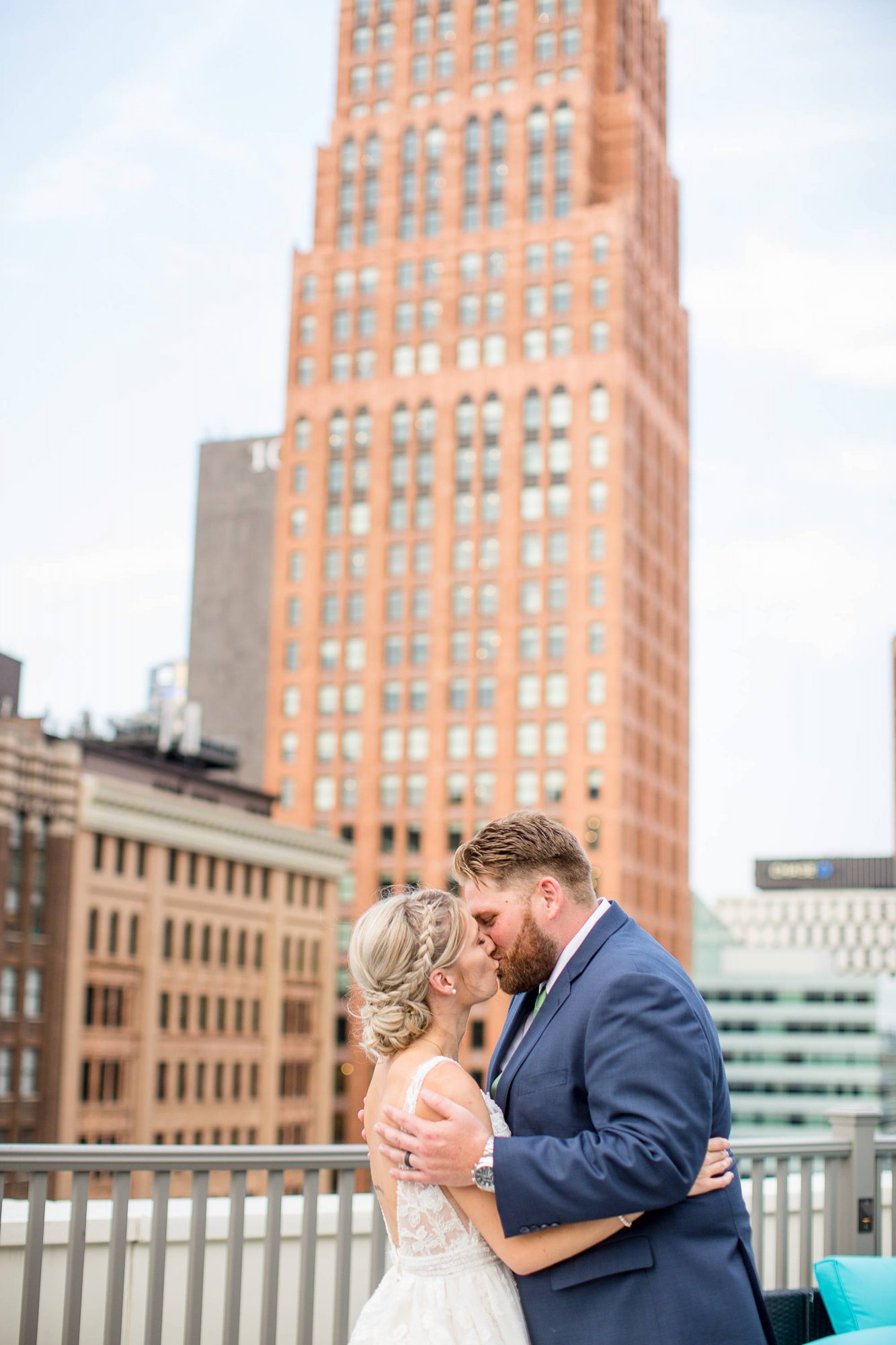 Detroit wedding photographs at the Farwell building