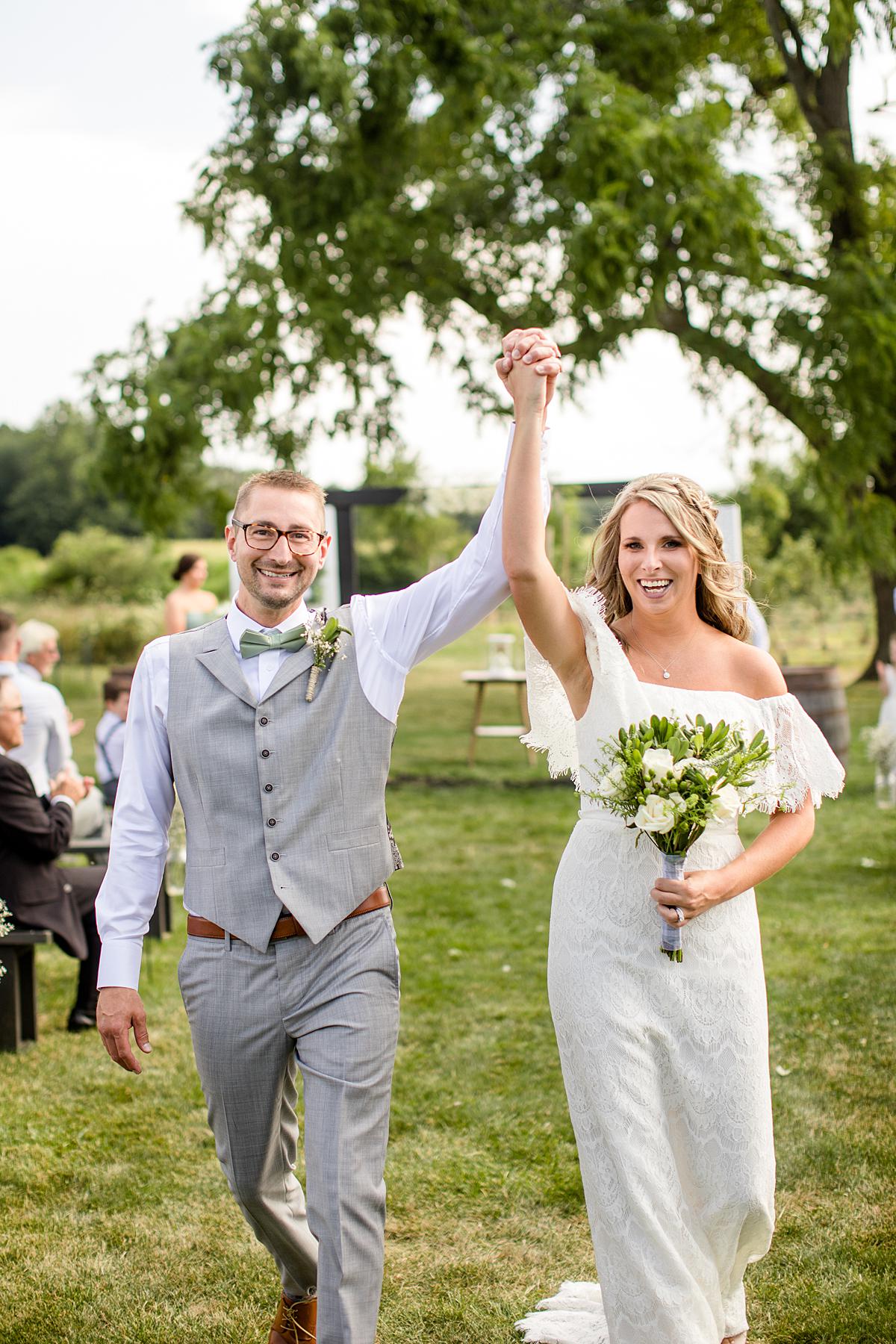 Cherry Barc Farm putdoor ceremony venue wedding photographs