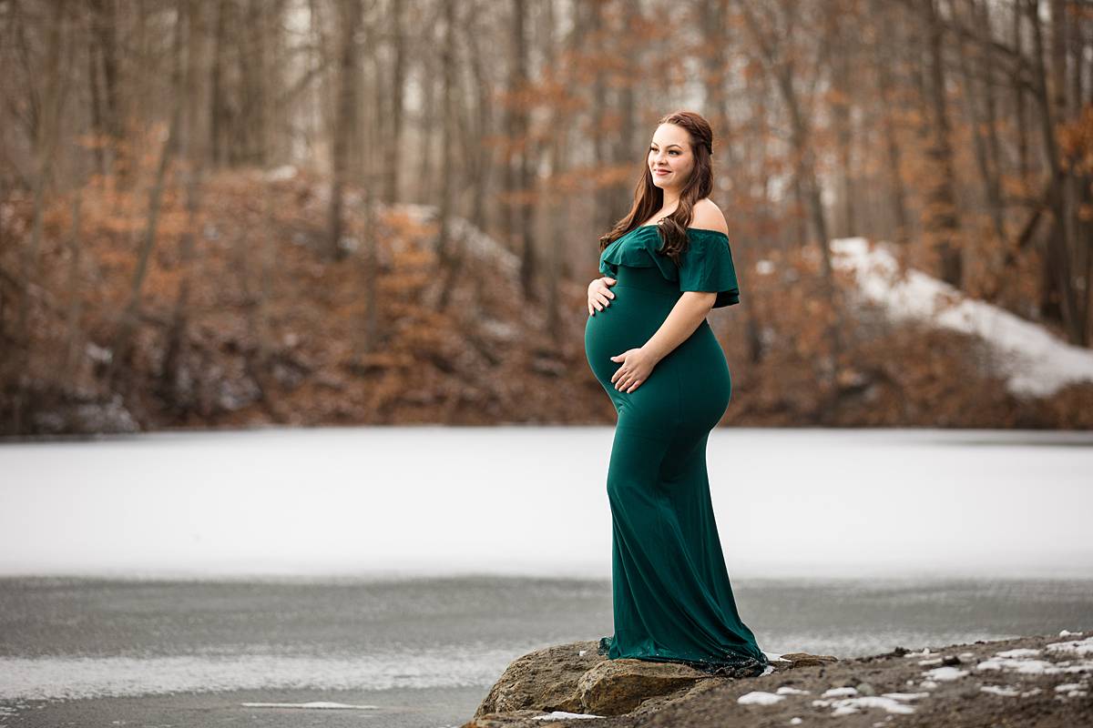 Maternity photographs at the Lincoln Brick Park in Grand Ledge, Michigan