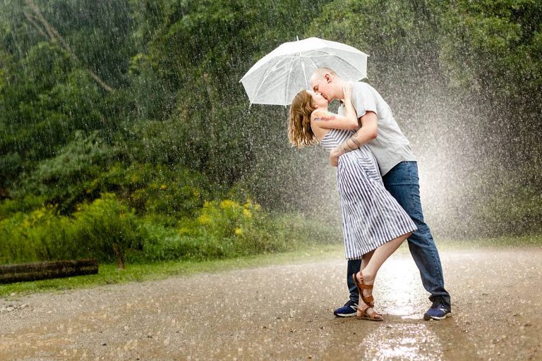 Aubrey and Ryan // Rainy Session at Lincoln Brick Park