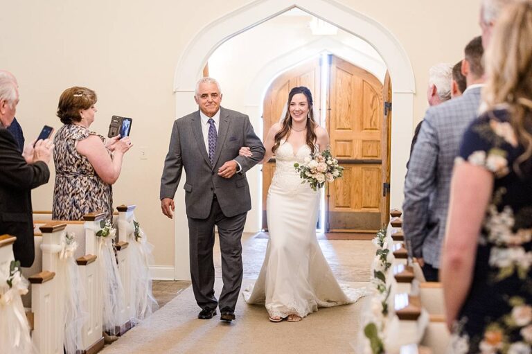 Colton and Patricia // Wedding Photographs at the Hawk Hollow Golf Course Clubhouse